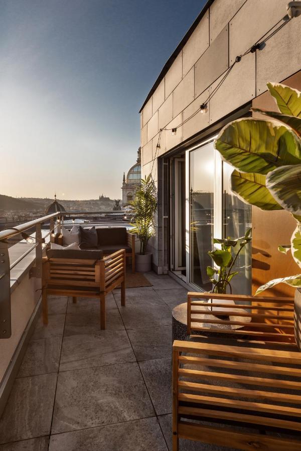 Turnkey I Central Apartment With Terrace Prága Kültér fotó
