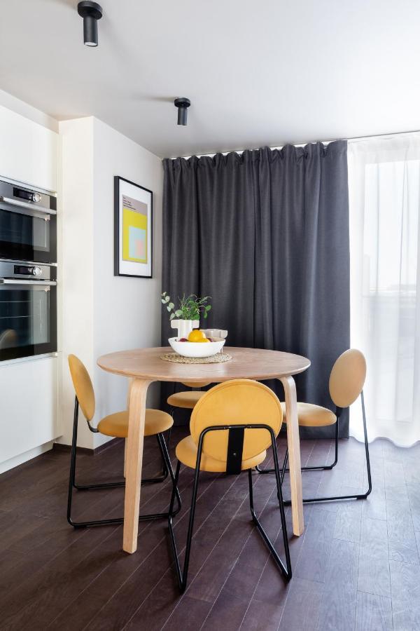 Turnkey I Central Apartment With Terrace Prága Kültér fotó