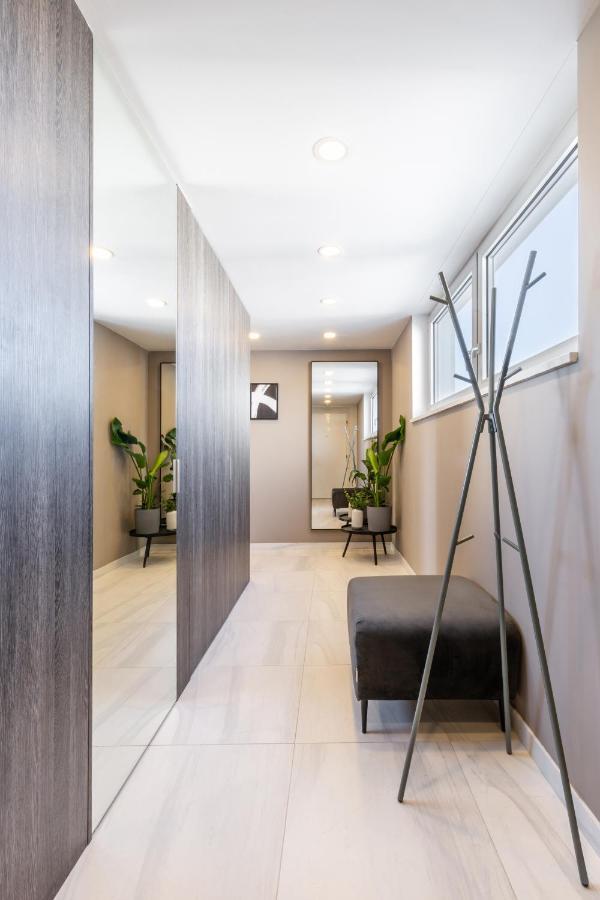 Turnkey I Central Apartment With Terrace Prága Kültér fotó