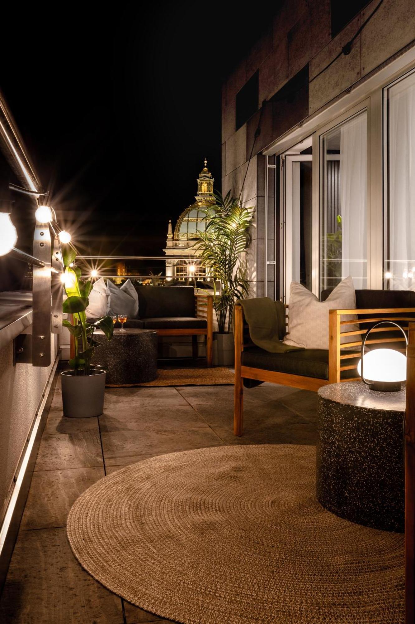 Turnkey I Central Apartment With Terrace Prága Kültér fotó